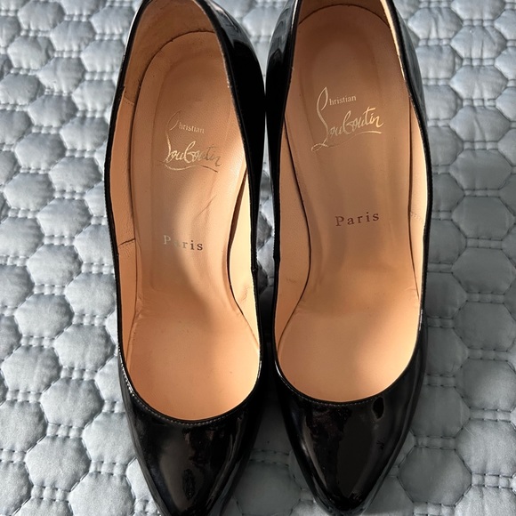 Christian Louboutin Black Patent 4 inch heals - Picture 1 of 4